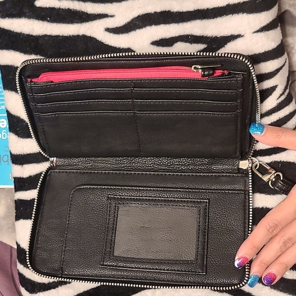 EUC Betsey Johnson wallet/wristlet - Picture 3 of 3